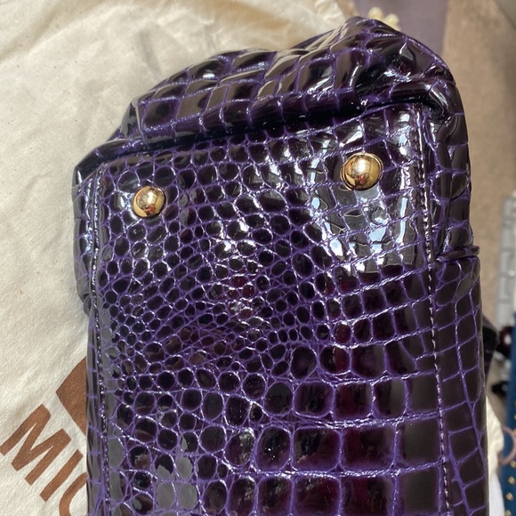 Stunning purple croc skin Michael Kors handbag. 16 x 10 x 5 inches. Very roomy - Picture 14 of 16